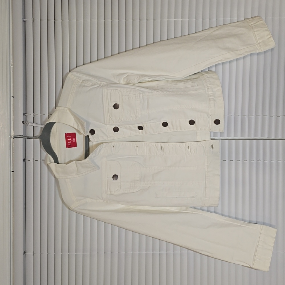 ✨ Chic ELLE White Denim Trucker Jacket – Size S ✨